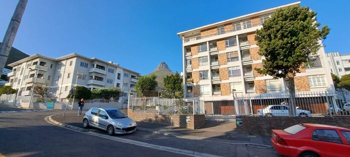 Property #2186472, Apartment pending sale in Sea Point