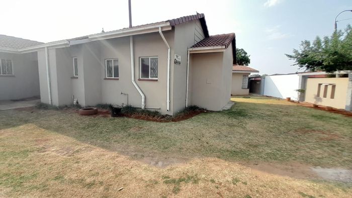 Property #2217842, House rental monthly in Dawn Park