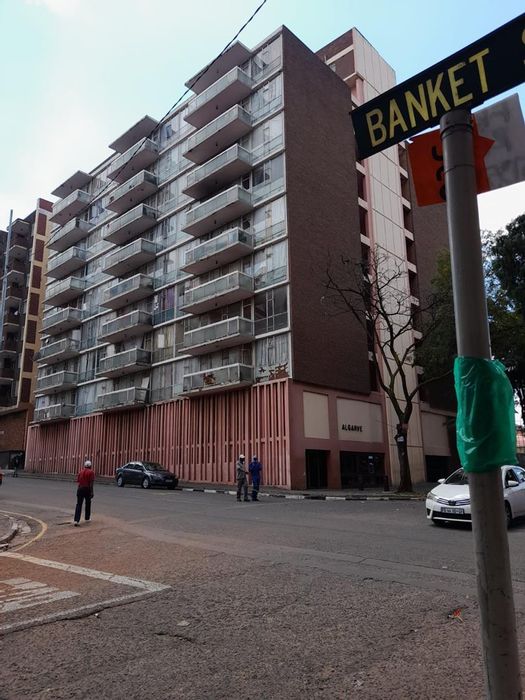 Property #2188149, Apartment for sale in Hillbrow