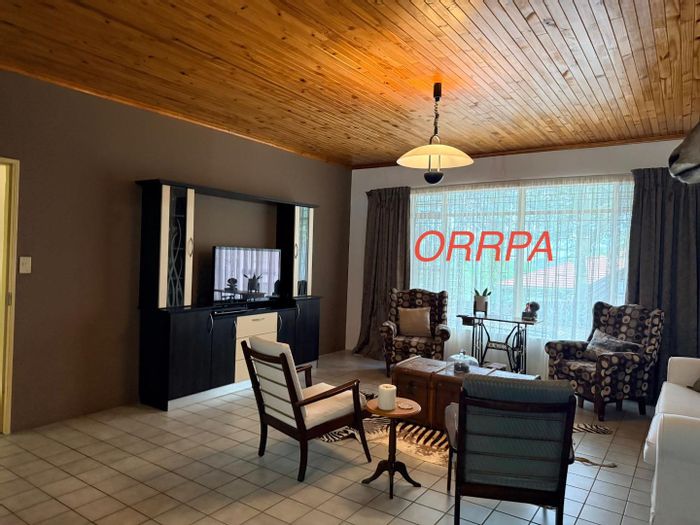 Property #2473287, House For Sale in Klein Windhoek