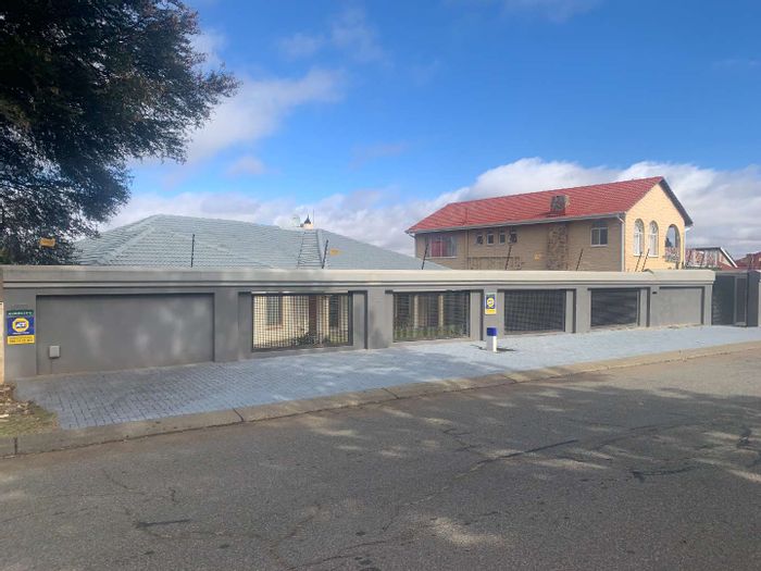 For Sale: 4-Bedroom House with Flatlet, Entertainment Area – Winchester Hills Ext 1