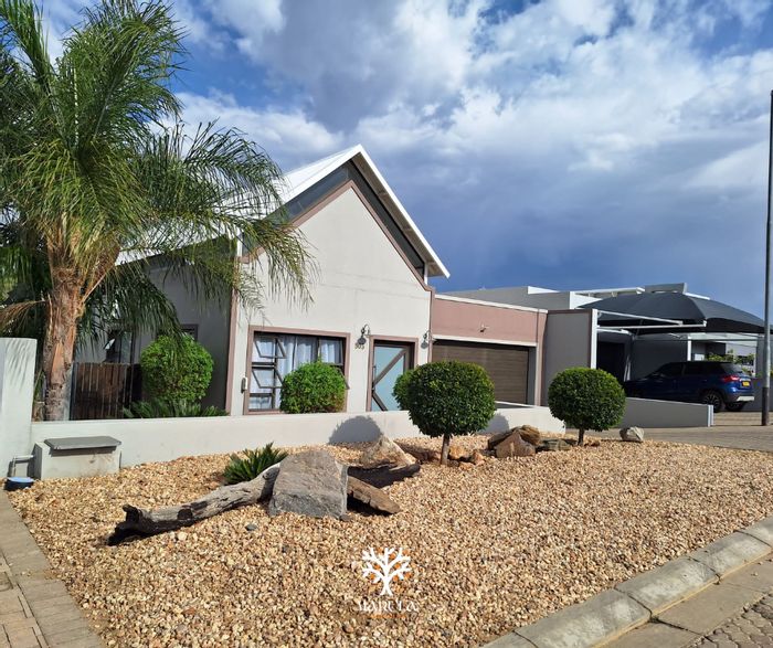 For Sale: Elisenheim House with 3 Bedrooms, Garden, Double Garage, and Entertainment Area.
