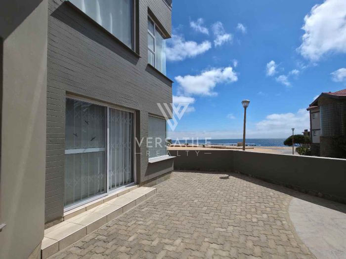 1 Bedroom Apartment in Long Beach with Sea View, Garage, and Utilities Included - To Rent