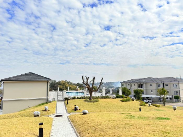 For Sale: Apartment in Carlswald AH with 4 beds, clubhouse, garden, and braai.
