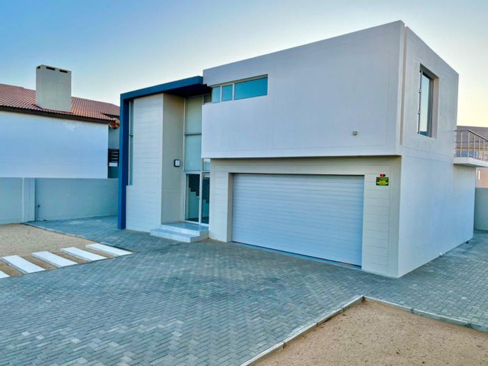 Property #2031796, House for sale in Dolphin Beach