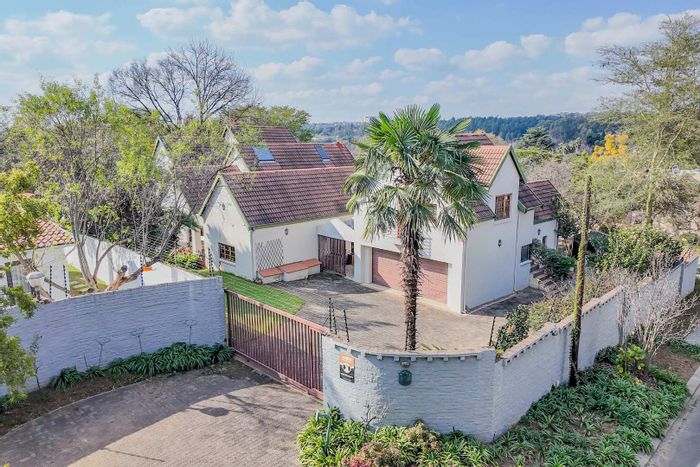 Rivonia House For Sale: 5 beds, flatlet, solar pool, secure location.