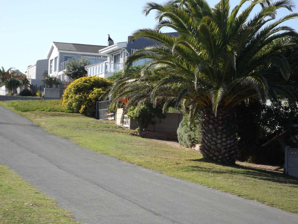 Houses directly next to us (to the Hermanus side of the Plot).