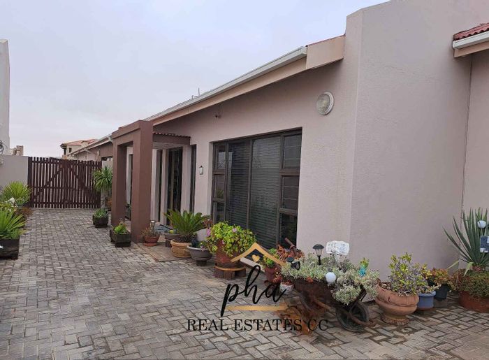 Property #2200266, House for sale in Walvis Bay Central
