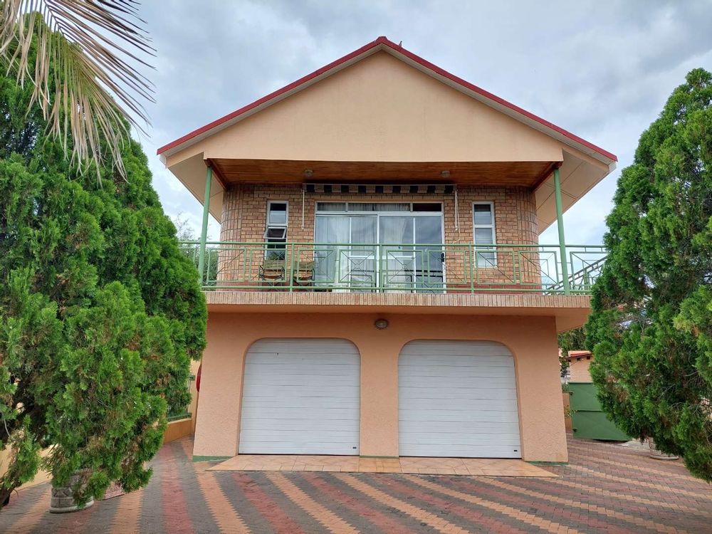 Flat 1 with stunning view and seperate yard