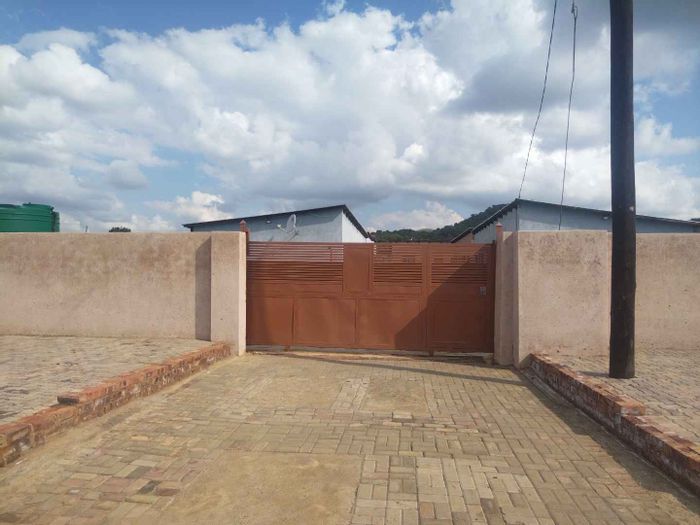 For Sale: Apartment in Soshanguve South with 16 bachelor rooms and shared amenities.
