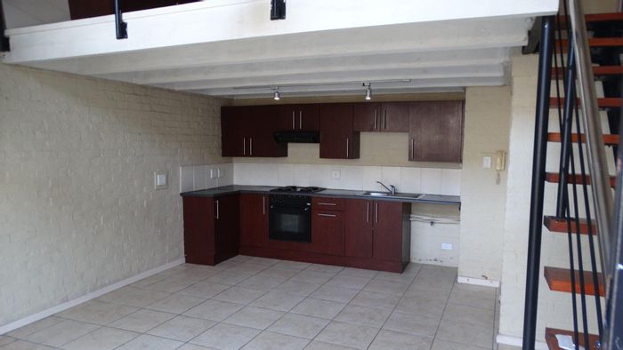 Westering Apartment To Rent: 1 Bed, Pool, Gym, Covered Parking, Close to Amenities.