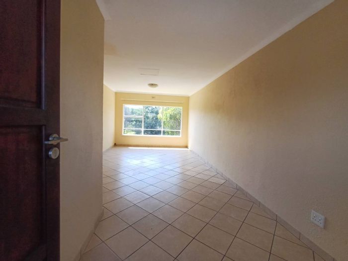 1-Bedroom Apartment To Rent in Haddon with security, open-plan living, and amenities nearby.