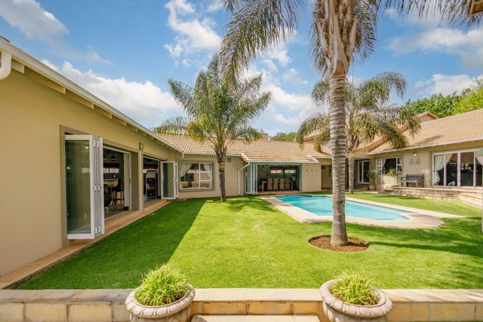 Alberante House For Sale: 6 bedrooms, entertainment area, pool, double garage.
