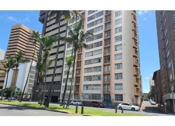 For Sale: Apartment in Durban Central with harbour views, fitted kitchen, and security.