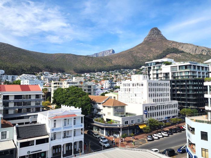Sea Point Apartment To Rent: 53 sqm studio, parking, near Promenade and shops.