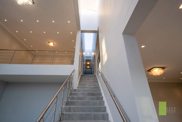 Auasblick House For Sale: Dual-family living, offices, expansive views, and ample parking.