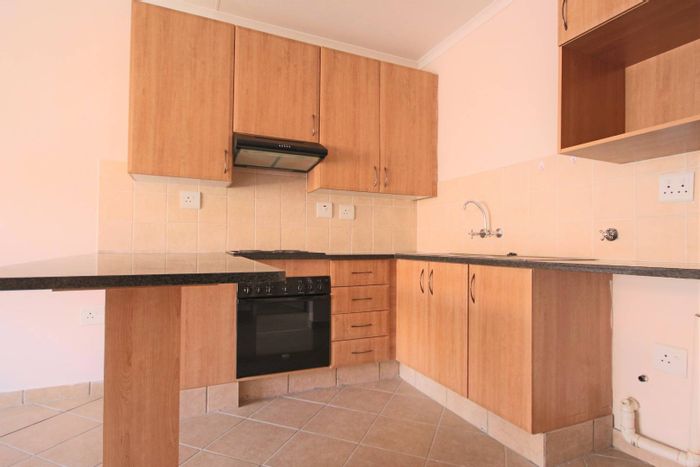 Hazeldean Apartment To Rent: 2 Bed, 1 Bath, Garage, Pool, Security, Fibre Ready.