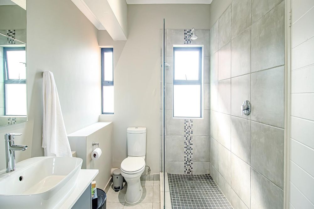 Main Bedroom bathroom