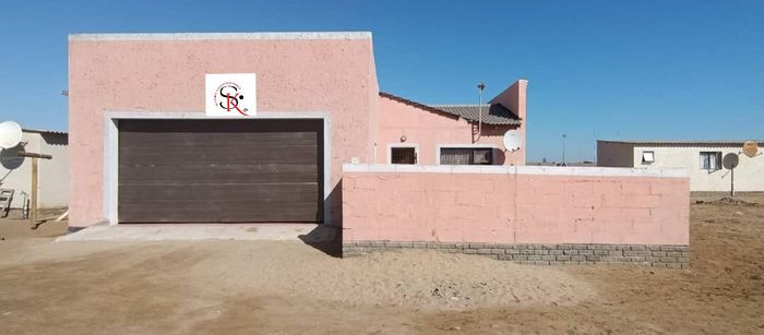 Narraville House For Sale: 3 Bedrooms, 2 Bathrooms, Open Plan Kitchen, Double Garage.