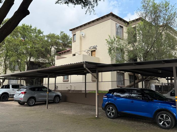 Property #2463965, Townhouse For Sale in Weltevreden Park