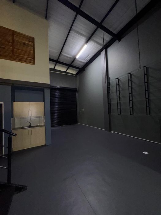 Industrial warehouse to rent in Southern Industrial Area with offices and storage.
