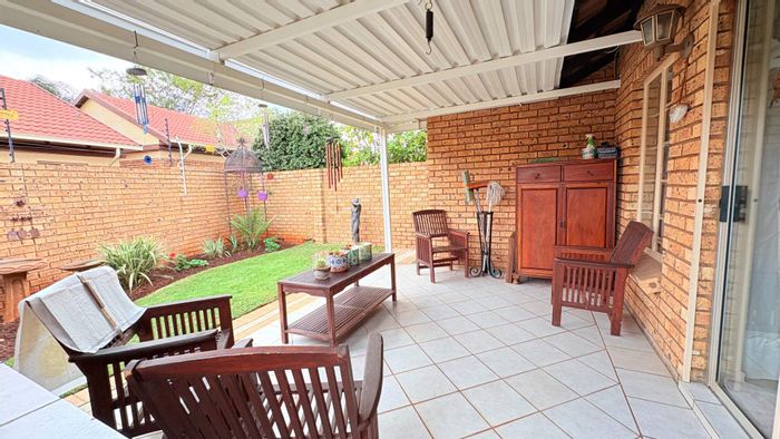Property #2392367, Townhouse For Sale in Eldoraigne