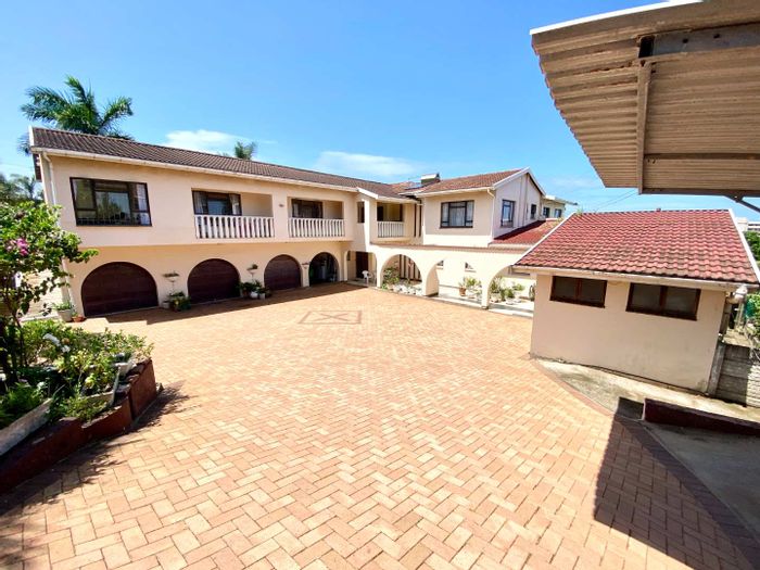 For Sale: Herrwood Park House with multiple flats, pool, and ample parking.
