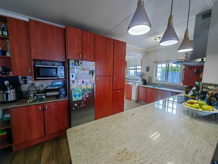Kleine Kuppe House To Rent: 3 Bedrooms, Pool, Entertainment Room, Double Garage.