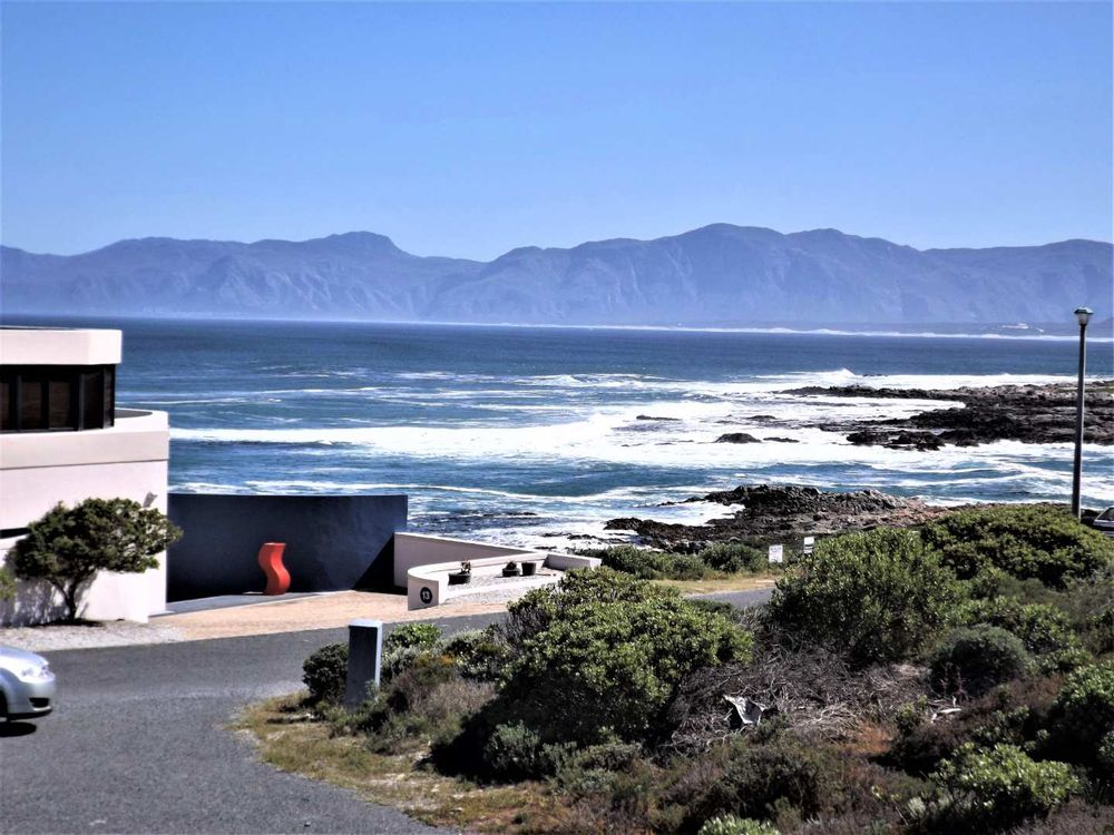 Now we walked the 350 metres towards the Sea; and, this is our view of the Ocean - looking upon Stanfords Cove (our only natural "beach" within the Area).