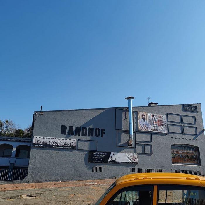 Retail space to rent in Blairgowrie, ideal for various business ventures.
