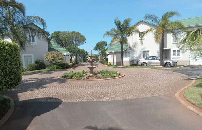 For Sale: Townhouse in Somerset Park with 3 beds, pool, garden, and security.