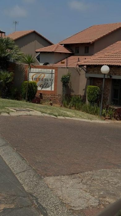 For Sale: 2-Bedroom Townhouse in Mondeor with Private Garden and 24-Hour Security.