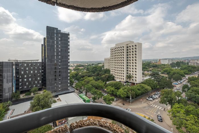 Hatfield Apartment For Sale: 1 bedroom, secure parking, near UP and Gautrain.