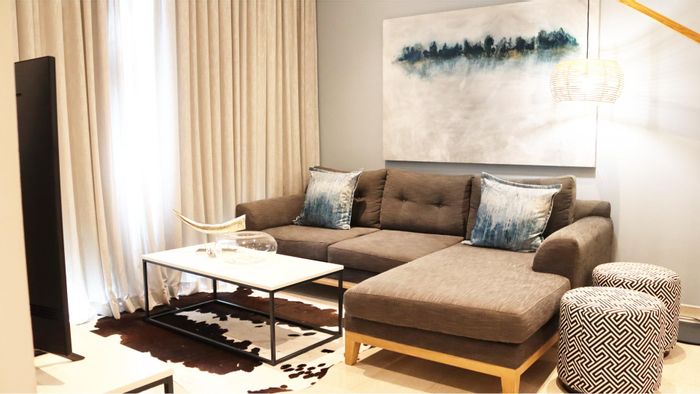 For Sale: Apartment in Umhlanga Rocks Central with pool, sea views, and amenities.