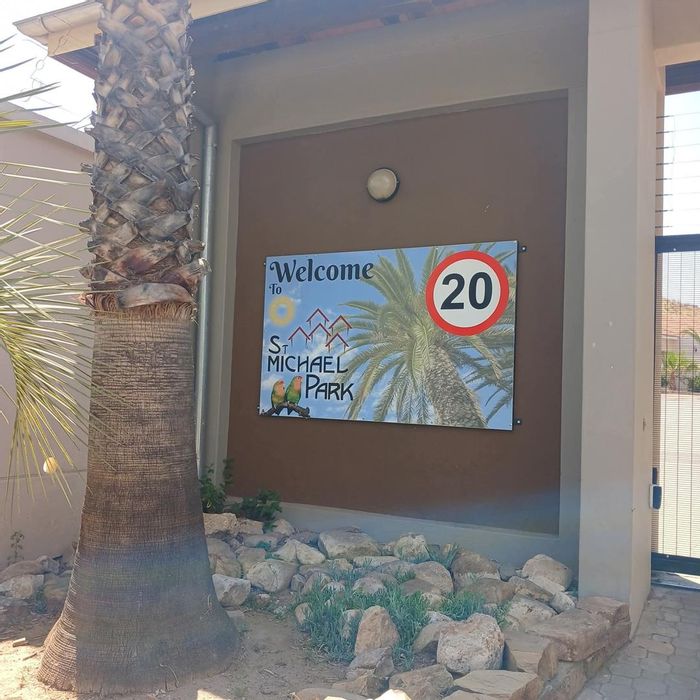 Fully furnished townhouse in Avis with 24-hour security and ideal for companies.