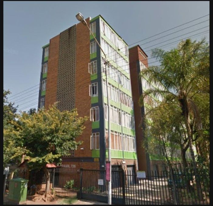 Arcadia Apartment For Sale: Cozy Bedroom, Spacious Living, Functional Kitchen, Secure Parking