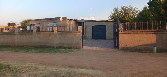 Property #2221132, House for sale in Soshanguve Ext