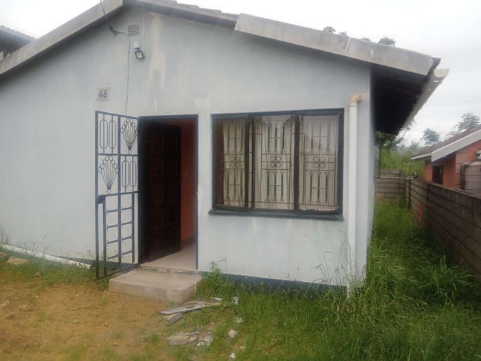 2-Bedroom House in Umlazi W To Rent, near shopping, parks, and schools.