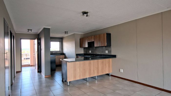 Highveld Apartment To Rent: 2 Beds, pool, gym, secure access, close to amenities.