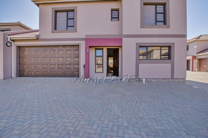 Property #2032661, Townhouse for sale in Henties Bay Central