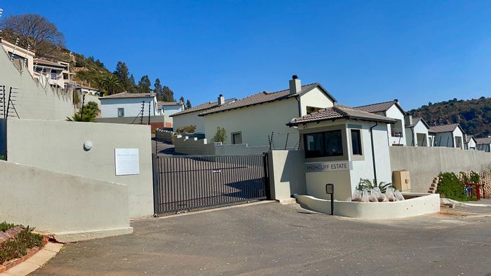 Property #2267901, Townhouse for sale in Constantia Kloof