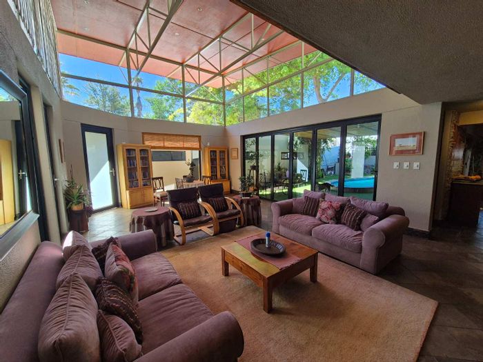 Property #2435126, House For Sale in Klein Windhoek