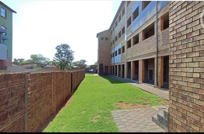 2-Bedroom Apartment For Sale in Montana Tuine with secure parking and complex amenities.