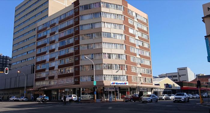 Two-bedroom apartment in Durban Central, for sale, ideal for investors.