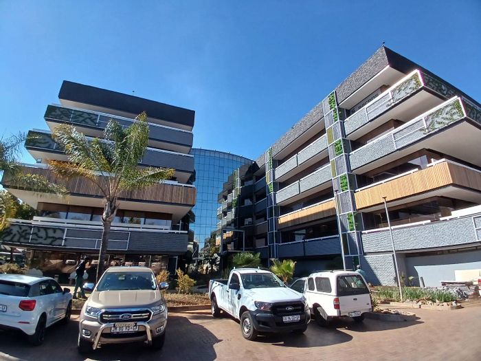 Office to Rent in Bedfordview Central: 162 sqm, open-plan layout, great accessibility.