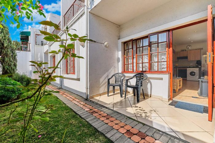 Property #2031057, Apartment for sale in Bryanston