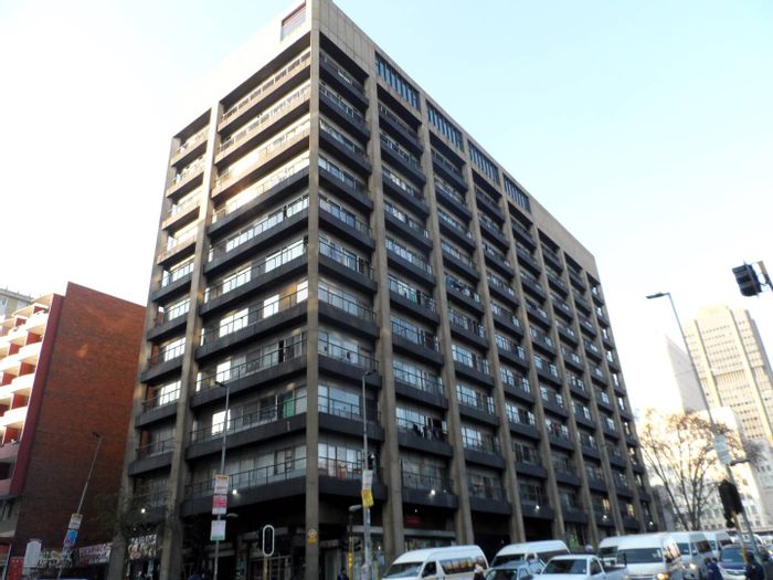 Braamfontein Apartment for Sale: Ideal Student Living with High Rental Potential!