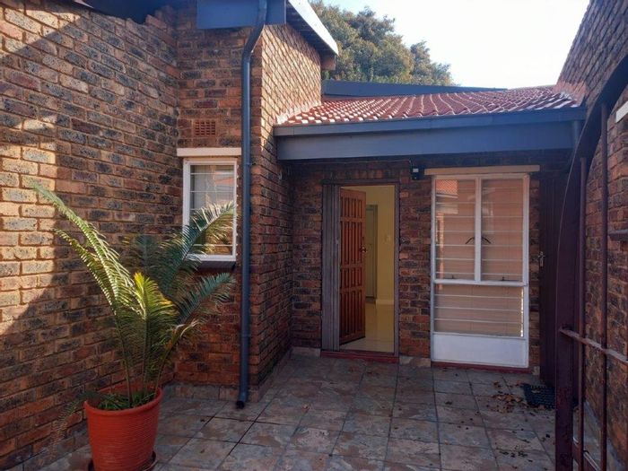 Property #2204776, Townhouse rental monthly in Ferndale