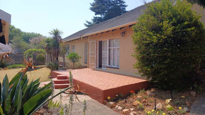 4-Bedroom House To Rent in Montgomery Park with garden, garage, and security system.