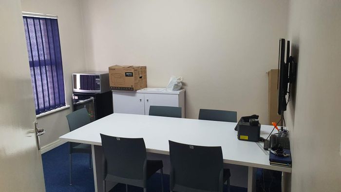 Modern Business Offices To Rent in Newton Park with Parking Space